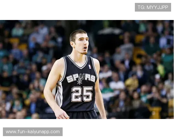 “‘帕克二代’卡斯尔两场连送助攻上双！马刺后场新核成型”