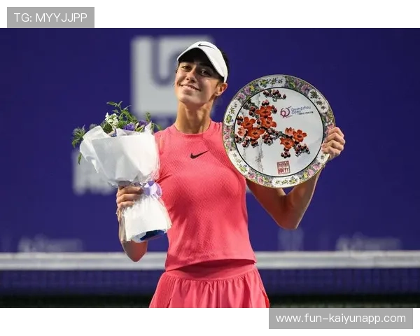 女子网球巡回赛冠军赛决出，选手技战术精湛，女子网球公开赛视频